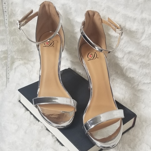 Diana Open Toe Sandals - Picture 1 of 5
